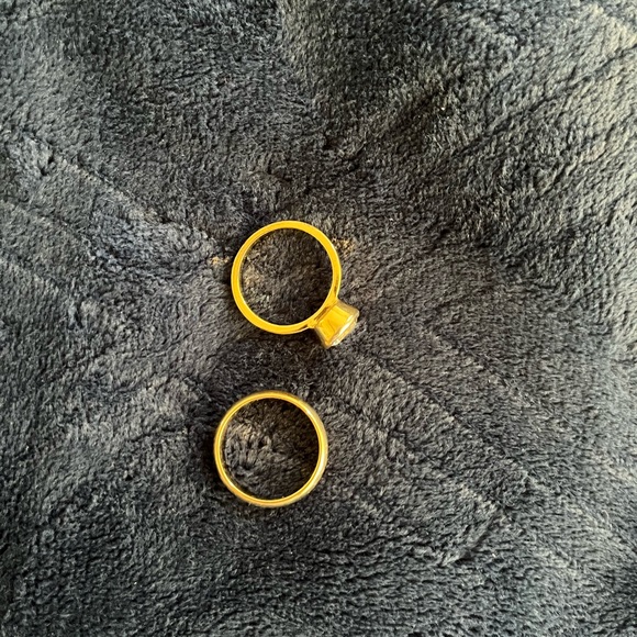 4 ring set size 8 from Dillard’s - Picture 4 of 7